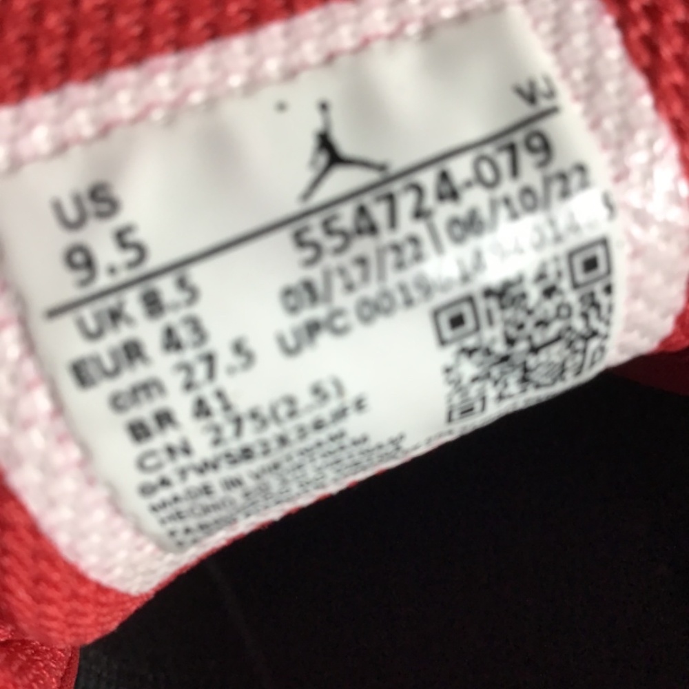 😎Classic Air Jordan 1Mid Black Fire, size 9.5, good cond, see photos for wear, - Picture 6 of 9